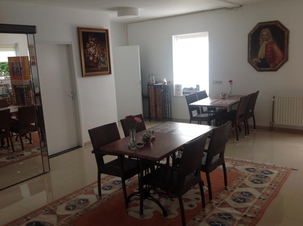 Het Witte Huis Bed & Breakfast *